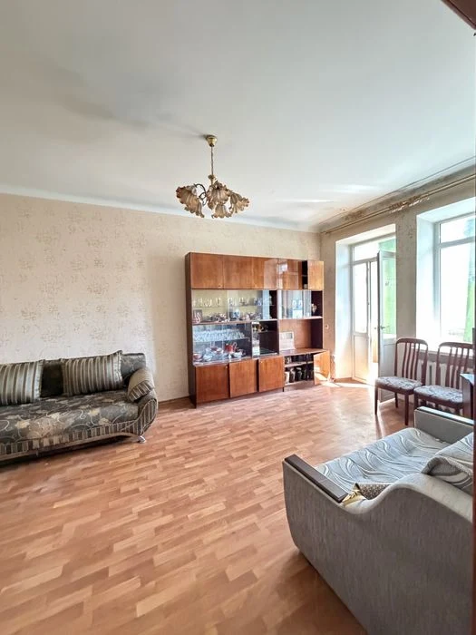 Продам 1к Сталинку 42 метра Героев Харькова 57/63