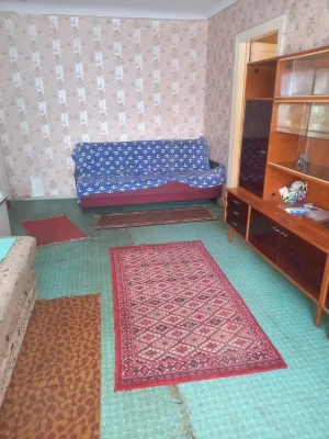 Продам двухкомнатную на Сечиново.