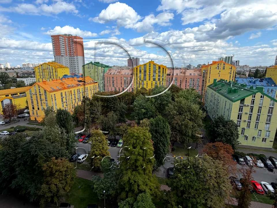 Квартира. Київ, Регенераторна вул., 4к