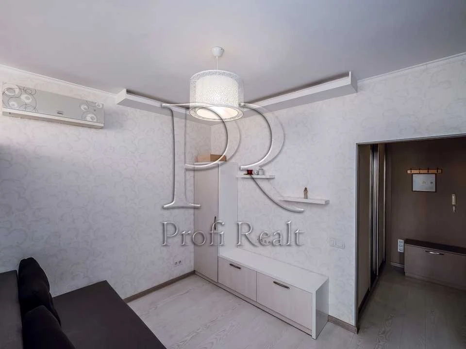 Квартира. Київ, Регенераторна вул., 4к