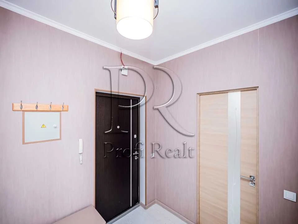 Квартира. Київ, Регенераторна вул., 4к