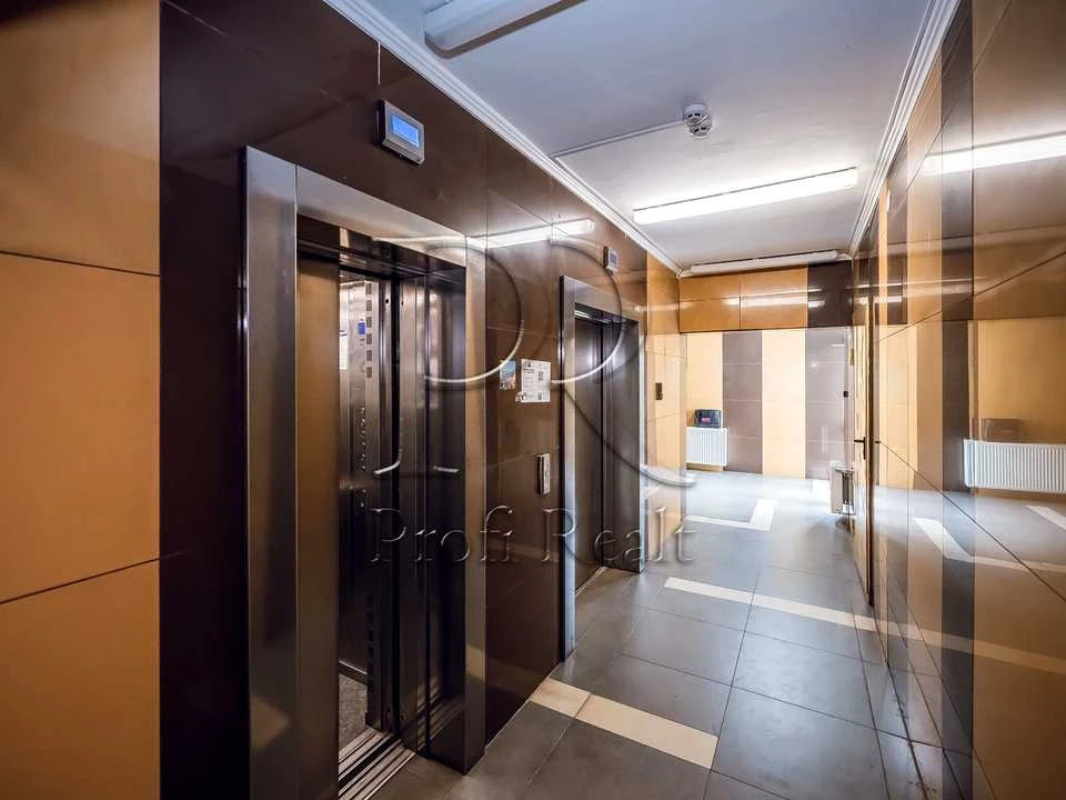 Квартира. Київ, Регенераторна вул., 4к
