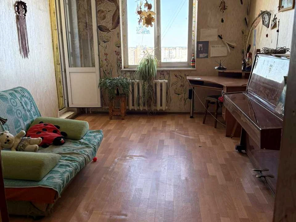 Квартира. Київ, Милославська вул.