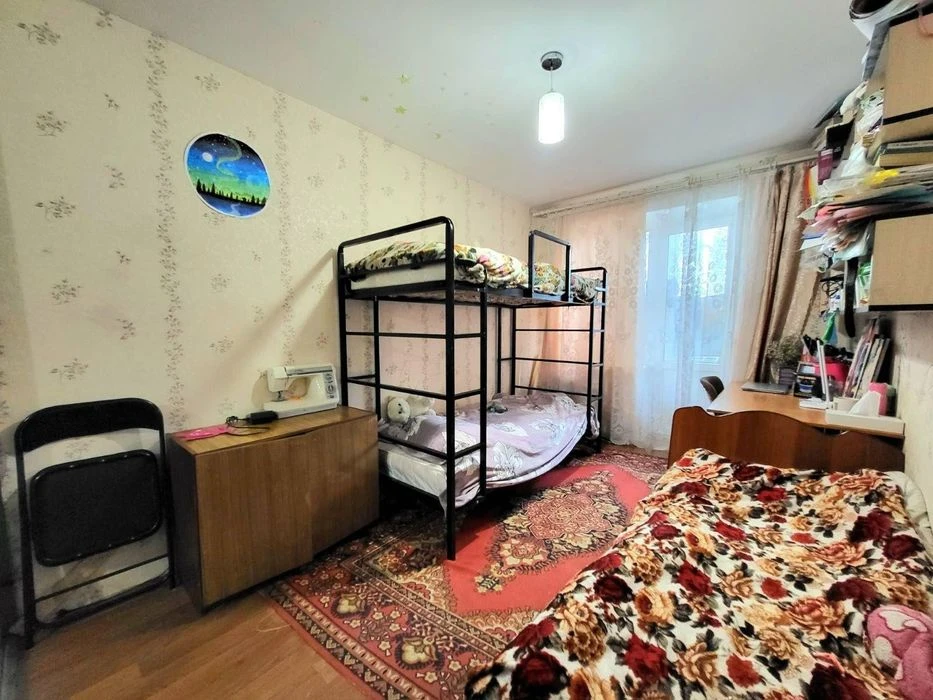 Продається простора 4-кімнатна квартира на Поділлі, єОселя,