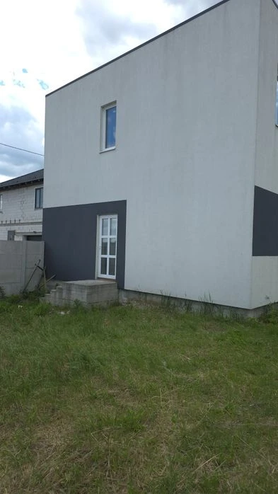 Продаж будинку з ділянкою