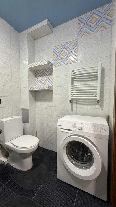 Продаж  2-кімнатної квартири з балконом 77,5 м² в Клубному Б