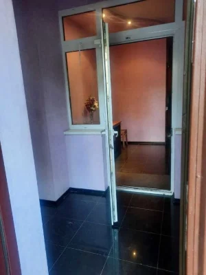 Продаж квартири 130 кв.м. на 1 поверсі з власним входом і га