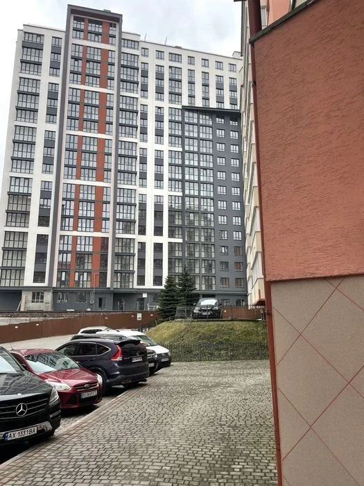 Продаж двокімнатної квартири на Новому світі