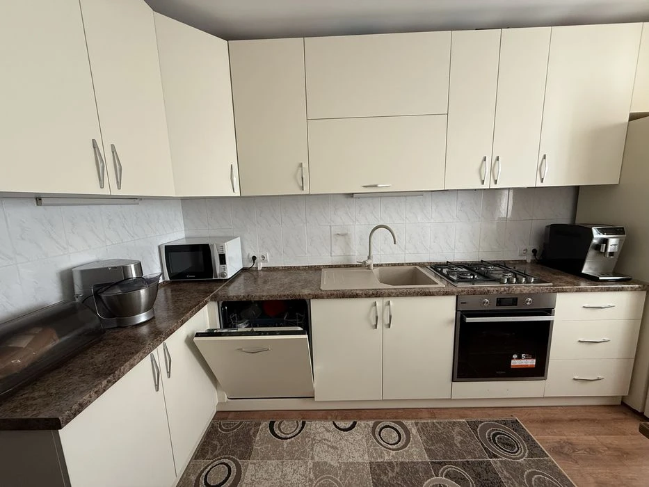 Продаж 4 кімнатної квартири р-н 33