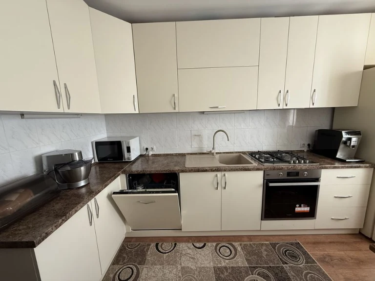 Продаж 4 кімнатної квартири р-н 33