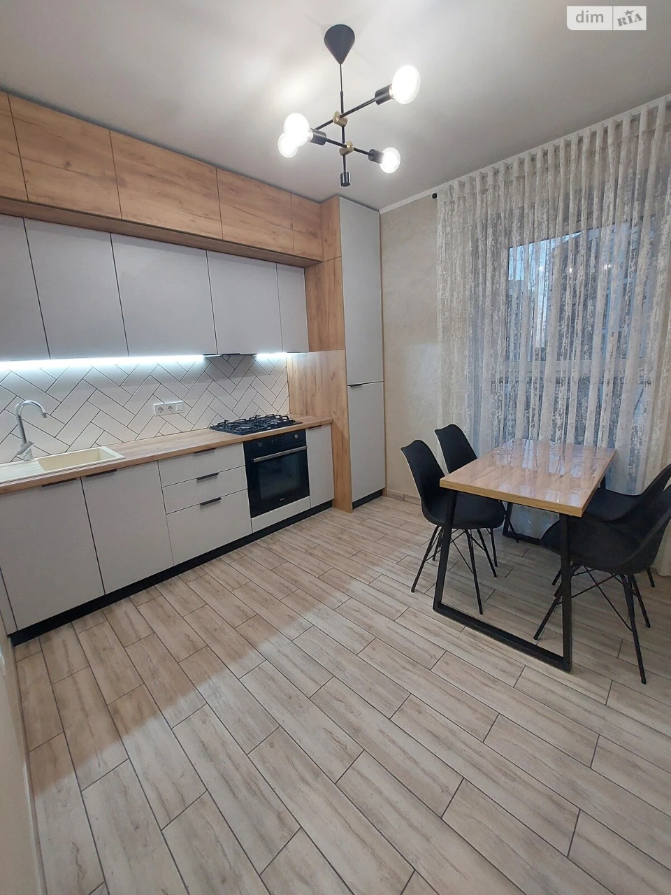 Продаж Квартира Красне