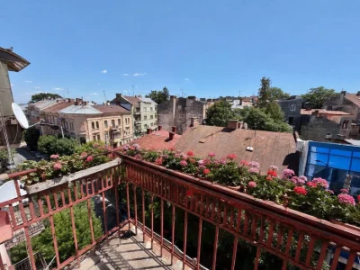 Торг! Продам 2-кімнатну квартиру в самому центрі міста по ву