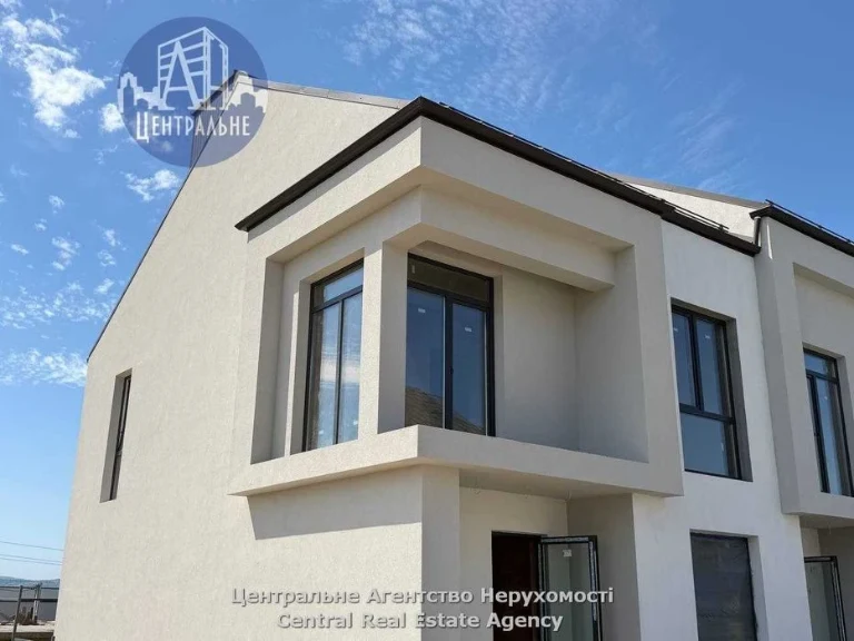 Продаж таунхаусу в закритому комплексі в передмісті Чернівці