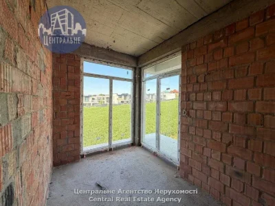 Продаж таунхаусу в закритому комплексі в передмісті Чернівці