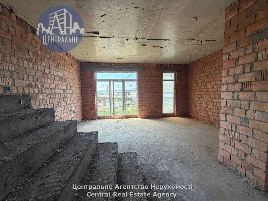 Продаж таунхаусу в закритому комплексі в передмісті Чернівці