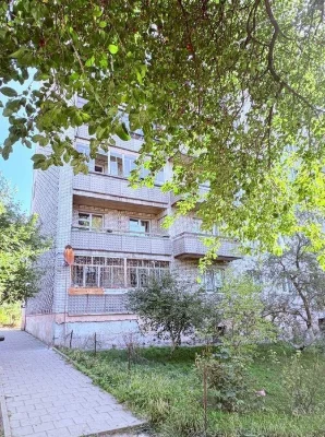 Продаж 4 кім. квартири вул. Раковського ( Дністерська)
