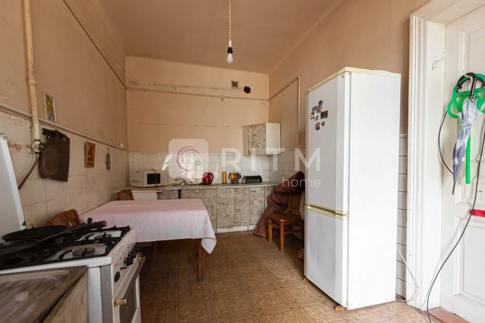 Продаж 2к. квартири в центрі Львова
