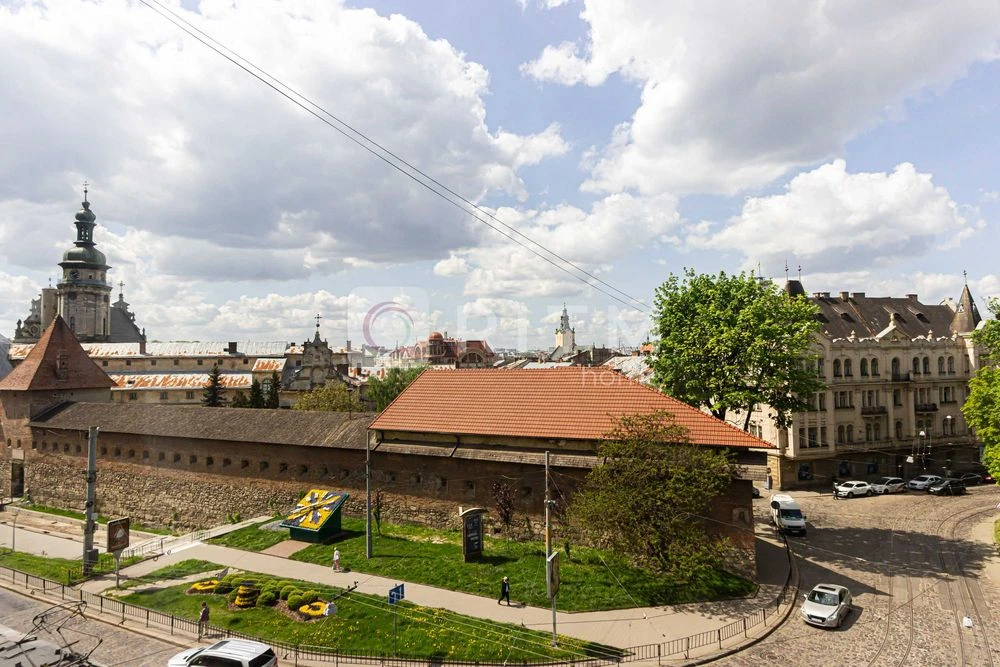 Продаж 2к. квартири в центрі Львова