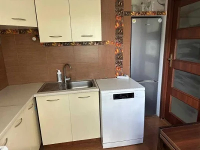 Продаж 3 кімнатної квартири з ремонтом у цегляному будинку п