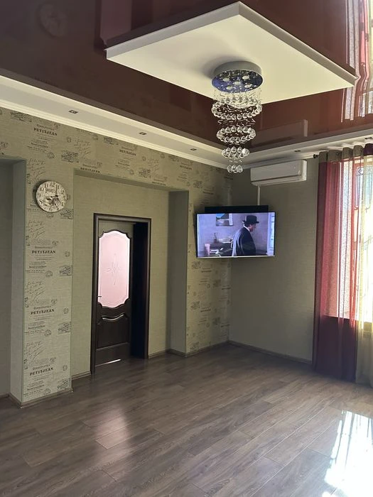 Продам 3- кімнатну квартиру. Від власника.