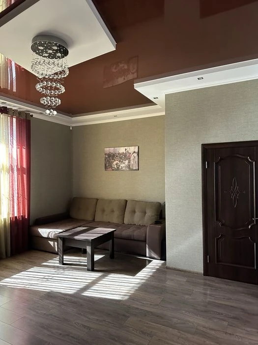 Продам 3- кімнатну квартиру. Від власника.
