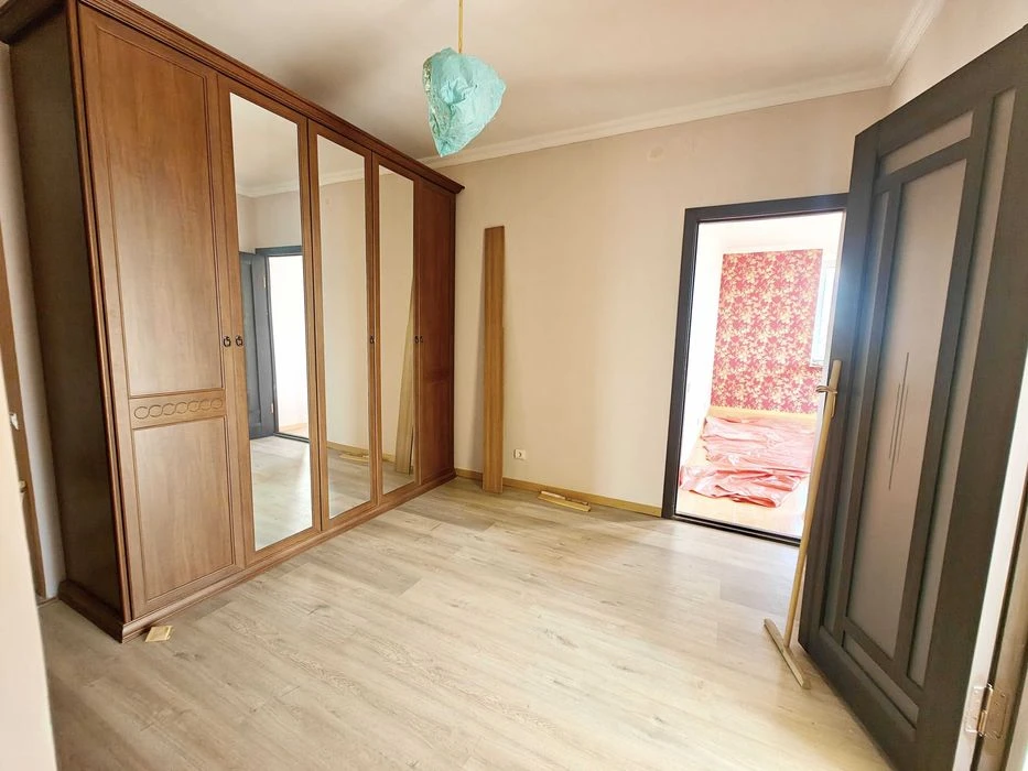 Продаж 2-к квартири з ремонтом 80м2 Волинська 10 Севастополь