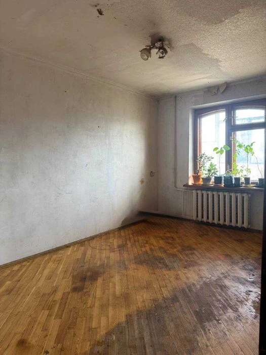 Продам 4-х кімн.квартиру, р-н ТРЦ Дафі
