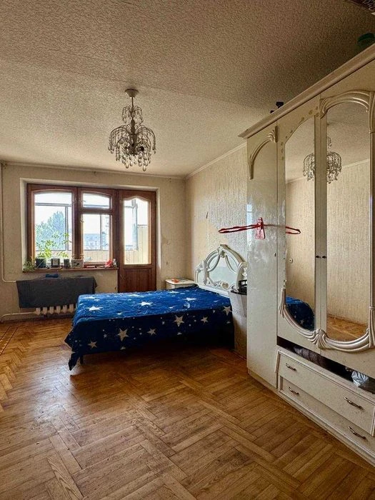 Продам 4-х кімн.квартиру, р-н ТРЦ Дафі