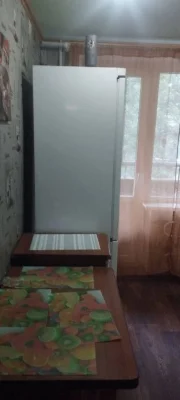 Продам 1кв.ж/м Тополь-2 в шикарной локаций  , второй этаж