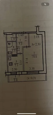 Продам 1кв.ж/м Тополь-2 в шикарной локаций  , второй этаж