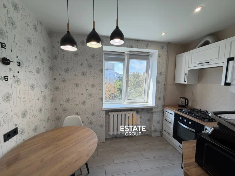 Продам 3к квартиру вул. Янгеля 10 (район ТЦ Апполо)