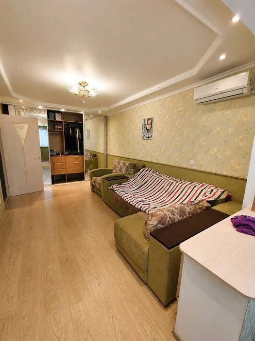Продам квартиру с капитальним ремонтом на Тополе 3