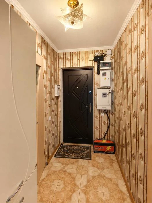 Продам квартиру с капитальним ремонтом на Тополе 3