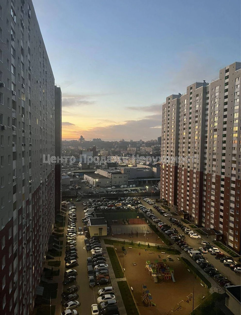 Продається 3-кімн. квартира, 72 м², 14/25 поверх, ЖК Navigat
