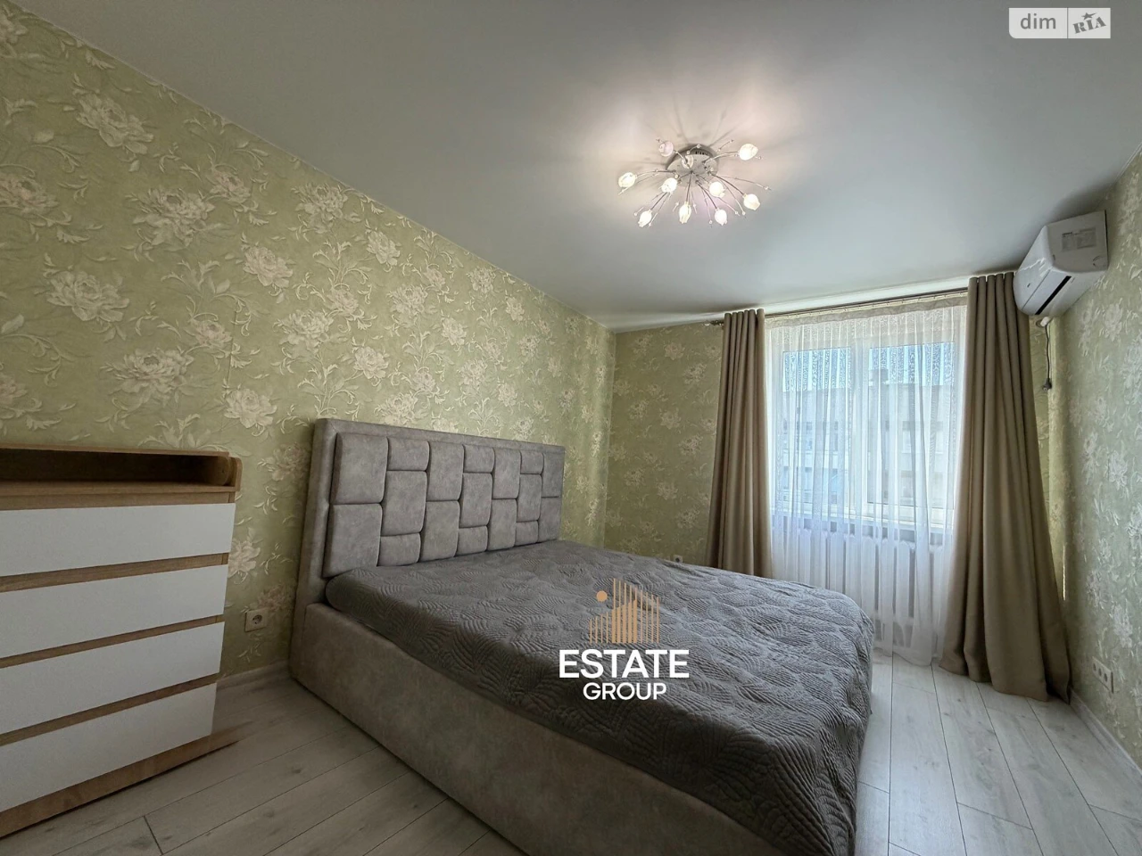 Продаж Квартира Титова