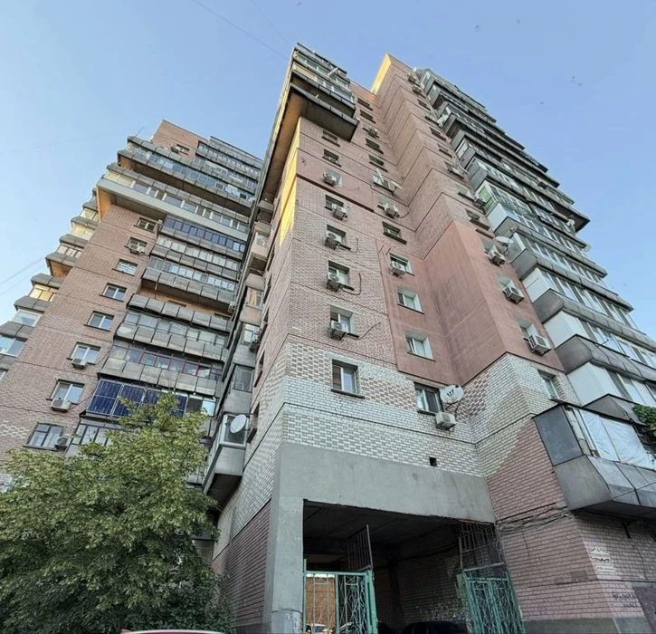 Терміново!  Продам Кращу 3- кім квартиру на ж.м.Червоний Кам