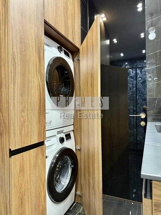 Продаж квартири 64 кв м 1 кімнатна ЖК Taryan Towers Іоана Па