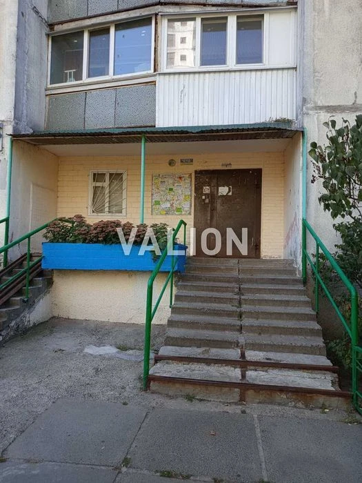 Продам 2-комн. кв. р-н.Оболонь,ул. Левка Лукьяненка 1Г