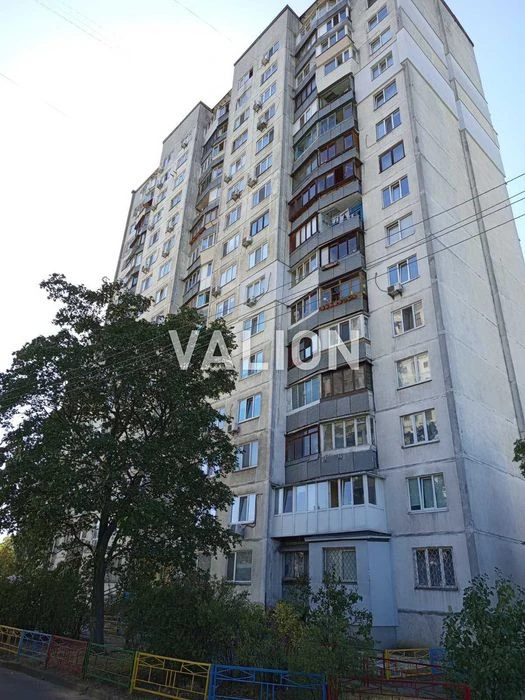 Продам 2-комн. кв. р-н.Оболонь,ул. Левка Лукьяненка 1Г