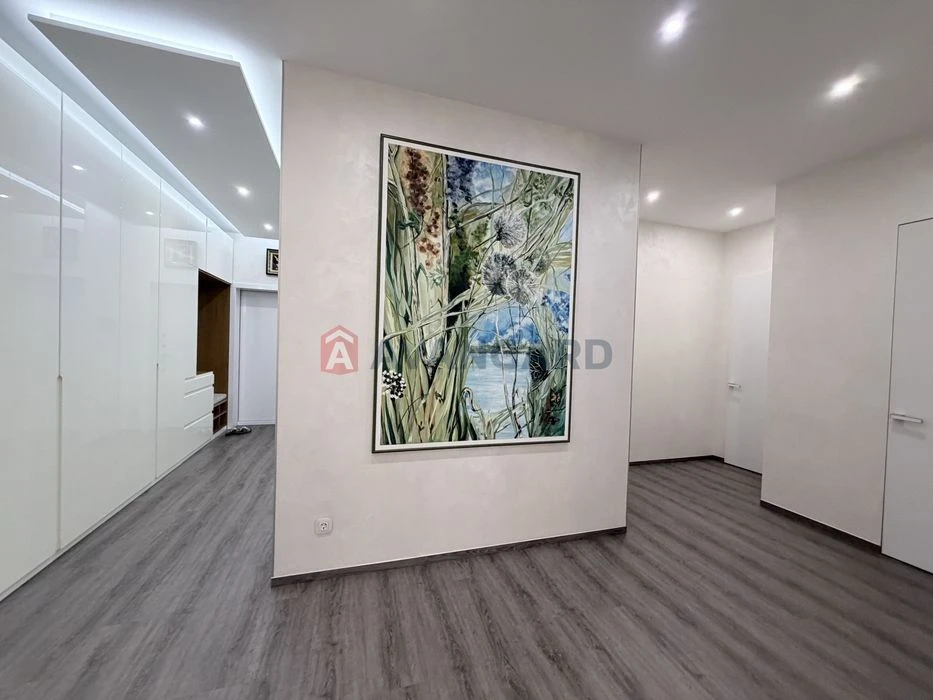 Продам ЖК Панорама классную квартиру