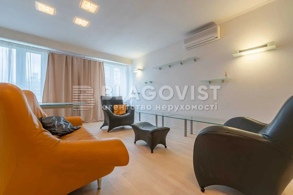 ТЕРМІНОВО продаж велика 3К Назарівська (Вєтрова), 7б