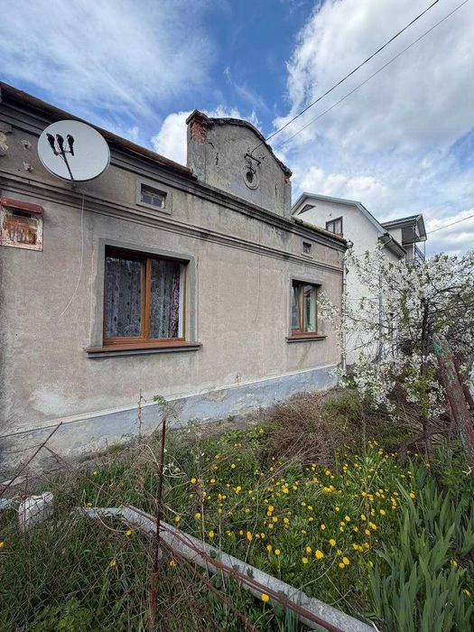 Продаж земельної ділянки + будинок 94м2 -Львів, вул.Старозне