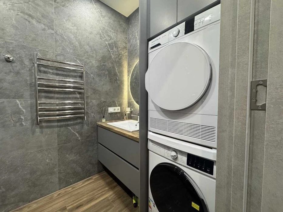 Продаж 1-кімнатної 40.8 м² з кухнею-вітальнею та гардеробом