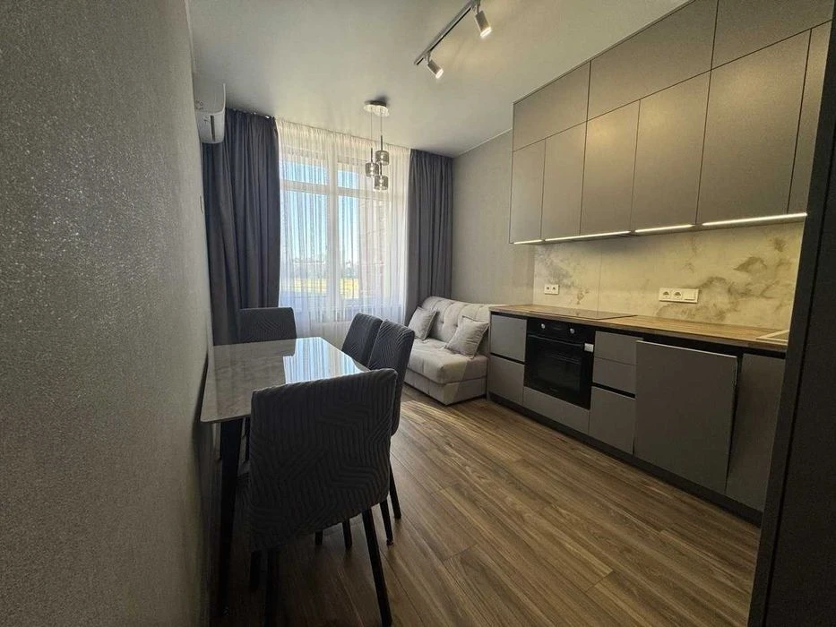Продаж 1-кімнатної 40.8 м² з кухнею-вітальнею та гардеробом