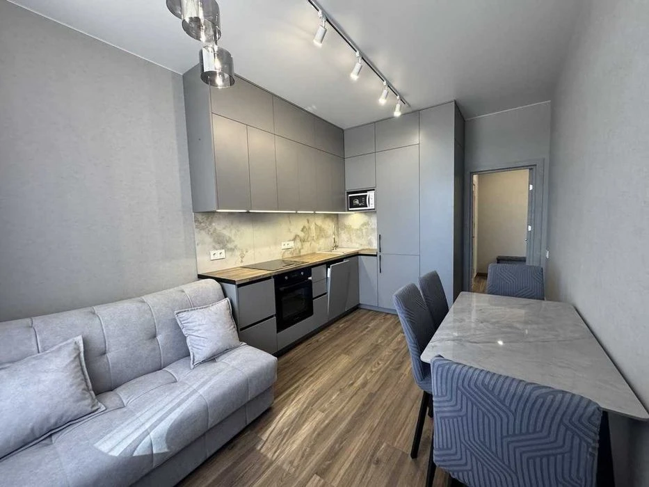 Продаж 1-кімнатної 40.8 м² з кухнею-вітальнею та гардеробом