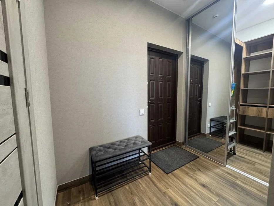 Продаж 1-кімнатної 40.8 м² з кухнею-вітальнею та гардеробом