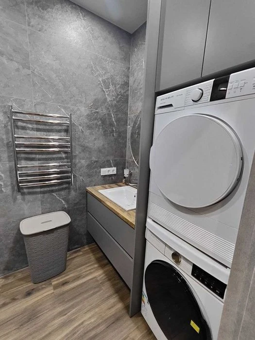 Продаж 1-кімнатної 40.8 м² з кухнею-вітальнею та гардеробом