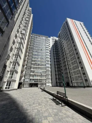 Продам 1-кімнатну квартиру з видом на море та лиман в ЖК «Ак