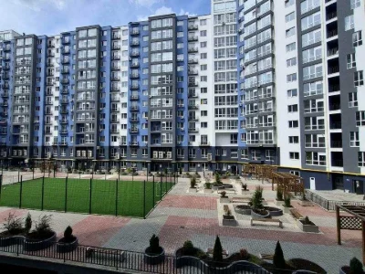 Квартира. Ивано-Франковск, Княгинин ул., (Дом 1)