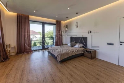 Продаж будинку 298 м² / 6 соток/ м. Славутич 2 км / Осокорки